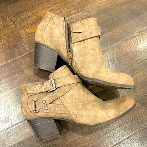 Faux suede brown booties